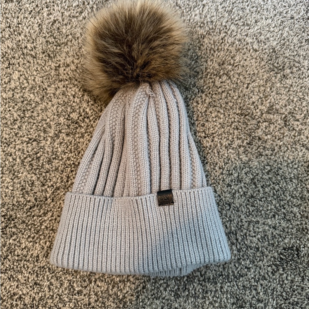 Gray Knit Pom-Pom Beanie
